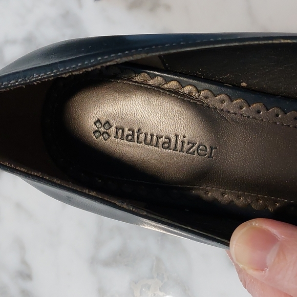 Naturalizer heels in Dark Grey - Picture 2 of 11